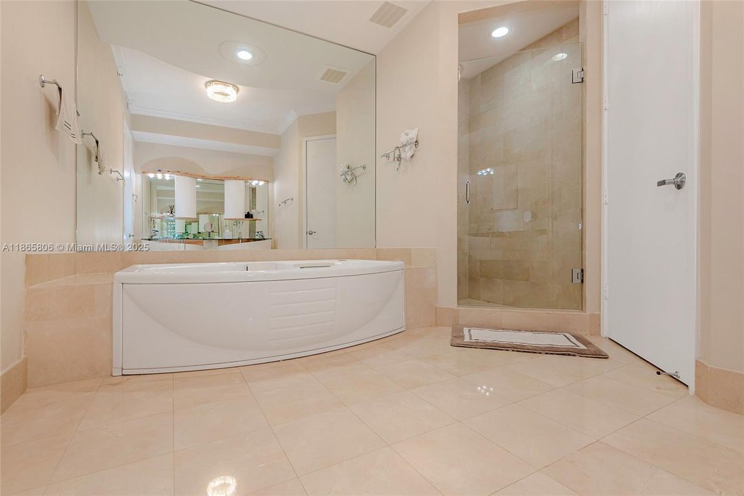 Недавно продано: $2,300,000 (3 спален, 3 ванн, 1909 Квадратных фут)