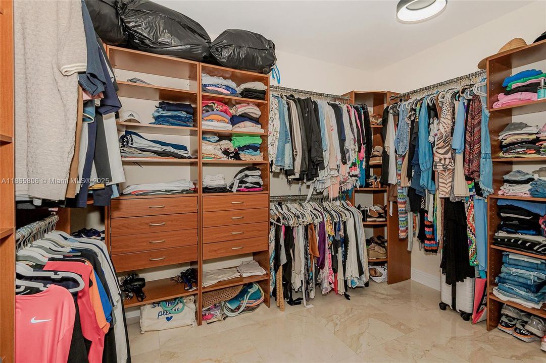 Недавно продано: $2,300,000 (3 спален, 3 ванн, 1909 Квадратных фут)