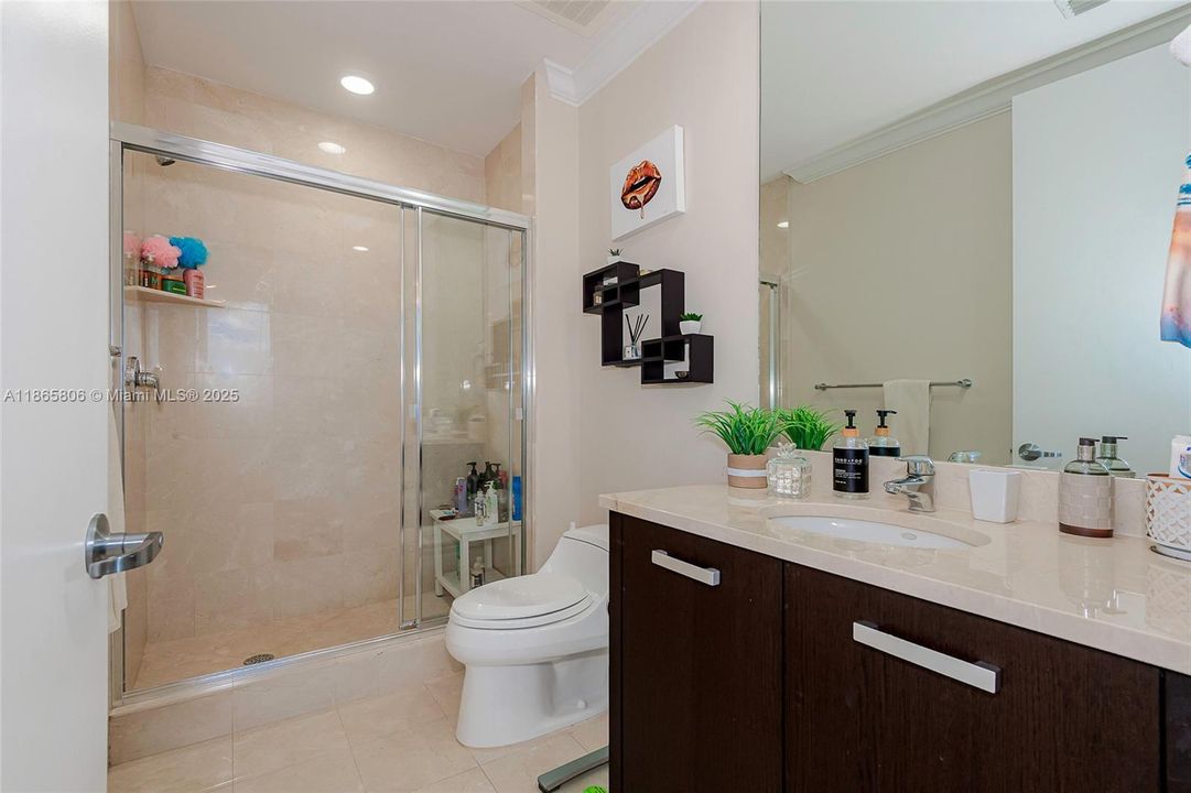 Недавно продано: $2,300,000 (3 спален, 3 ванн, 1909 Квадратных фут)