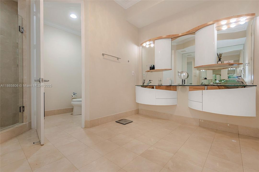 Недавно продано: $2,300,000 (3 спален, 3 ванн, 1909 Квадратных фут)