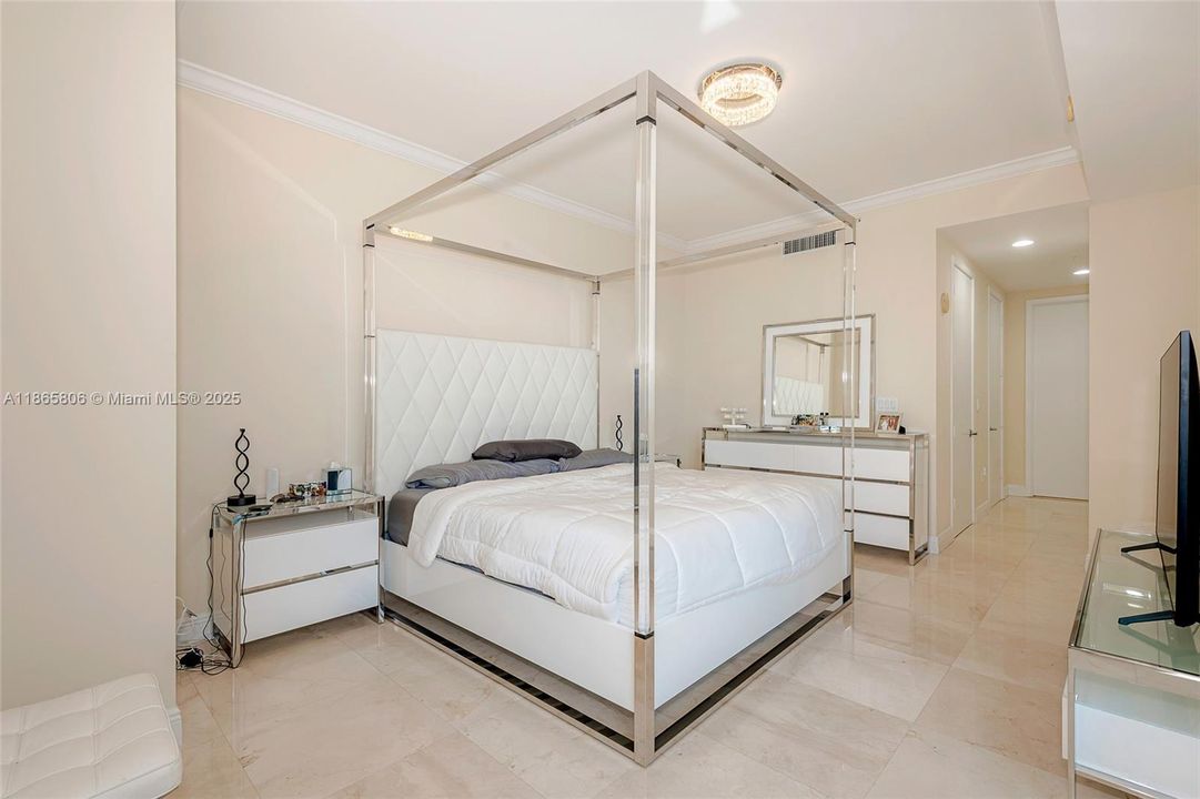 Недавно продано: $2,300,000 (3 спален, 3 ванн, 1909 Квадратных фут)