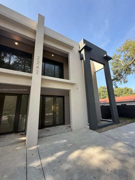 Active With Contract: $3,800 (4 beds, 3 baths, 2223 Square Feet)