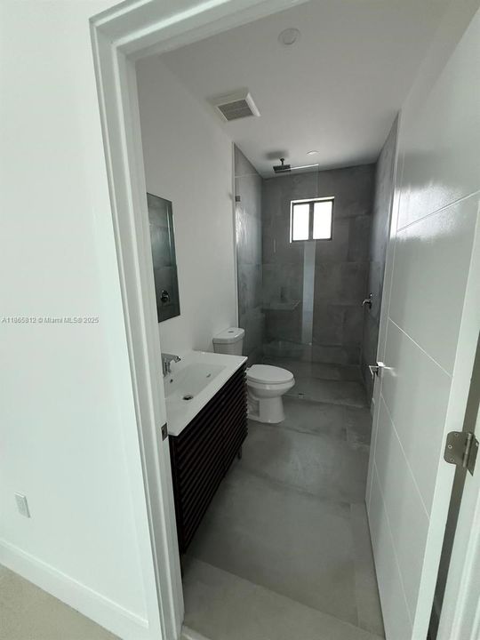 Active With Contract: $3,800 (4 beds, 3 baths, 2223 Square Feet)