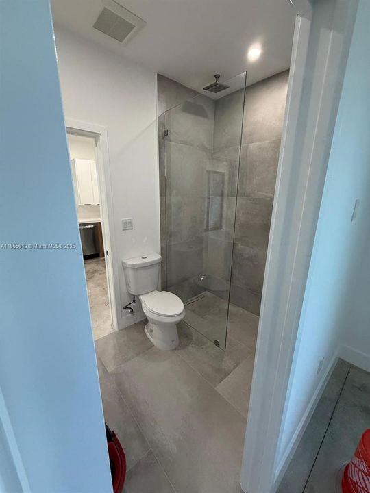 Active With Contract: $3,800 (4 beds, 3 baths, 2223 Square Feet)