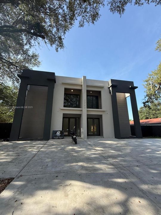 Active With Contract: $3,800 (4 beds, 3 baths, 2223 Square Feet)