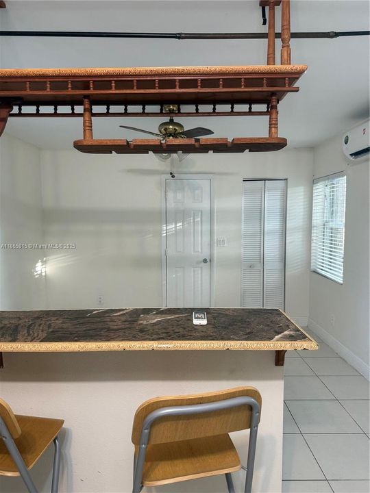 Recently Rented: $1,400 (1 beds, 1 baths, 1766 Square Feet)