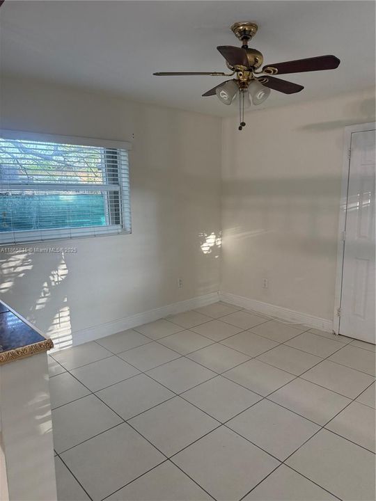 Recently Rented: $1,400 (1 beds, 1 baths, 1766 Square Feet)