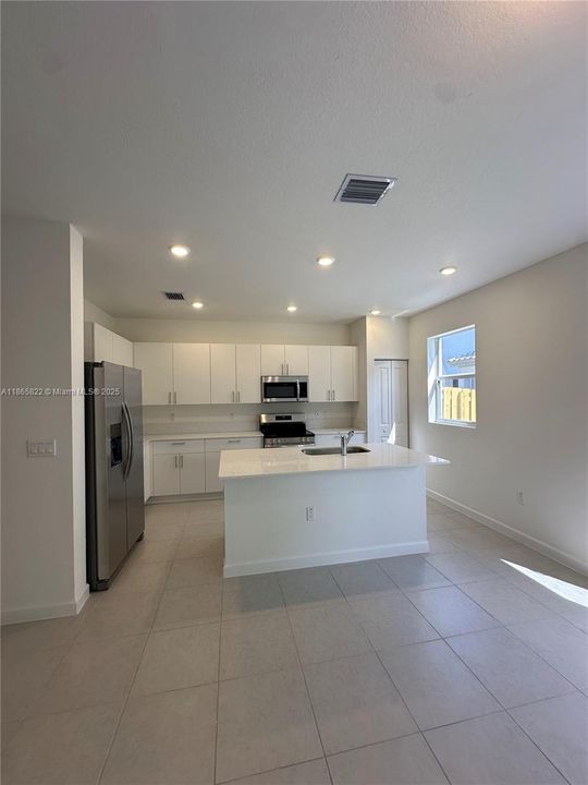 Recently Rented: $3,300 (3 beds, 2 baths, 0 Square Feet)