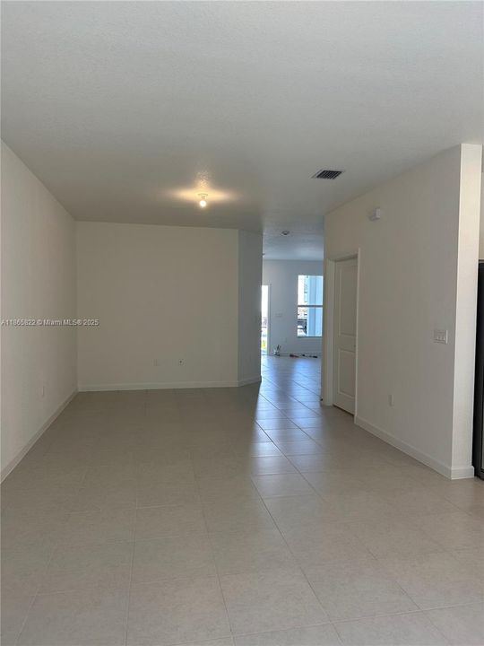 Recently Rented: $3,300 (3 beds, 2 baths, 0 Square Feet)