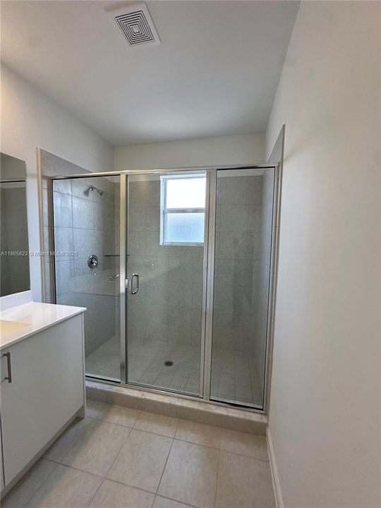 Recently Rented: $3,300 (3 beds, 2 baths, 0 Square Feet)