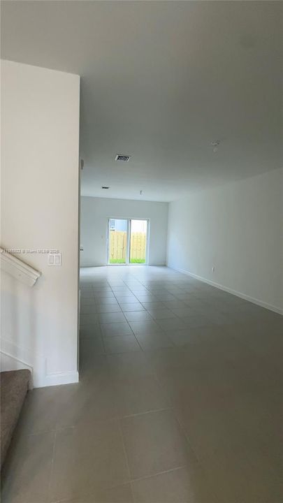 Recently Rented: $3,300 (3 beds, 2 baths, 0 Square Feet)