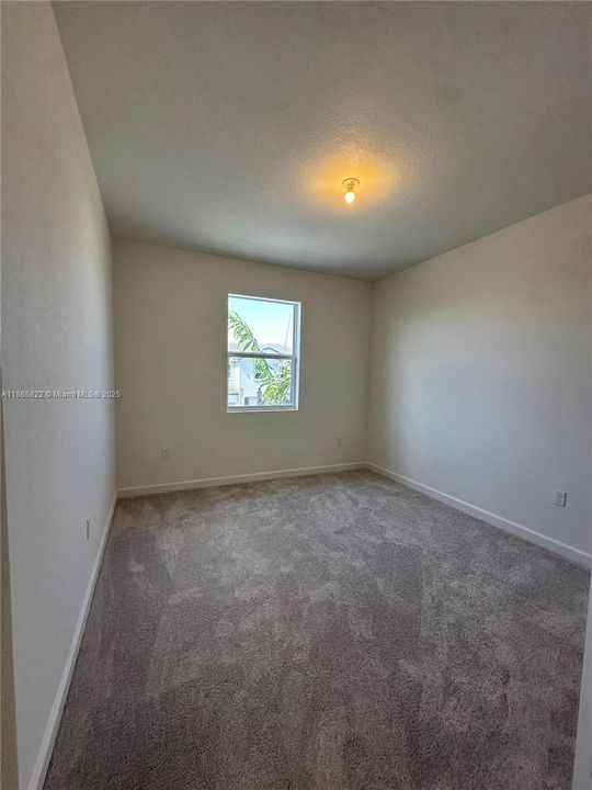 Recently Rented: $3,300 (3 beds, 2 baths, 0 Square Feet)