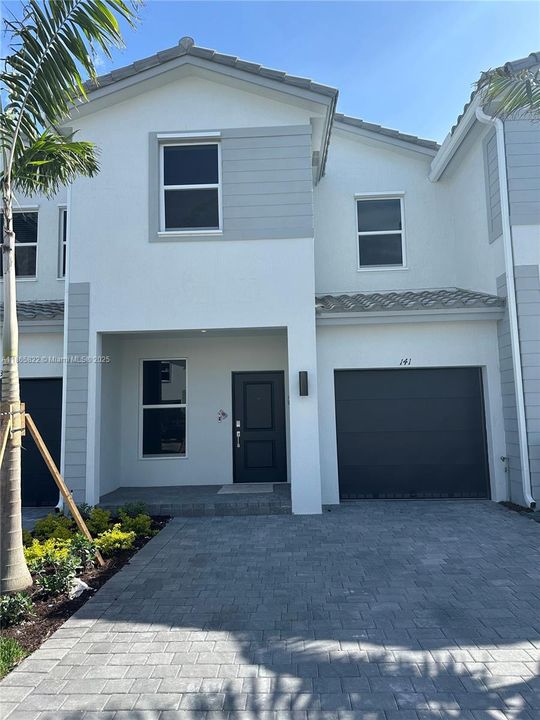 Recently Rented: $3,300 (3 beds, 2 baths, 0 Square Feet)