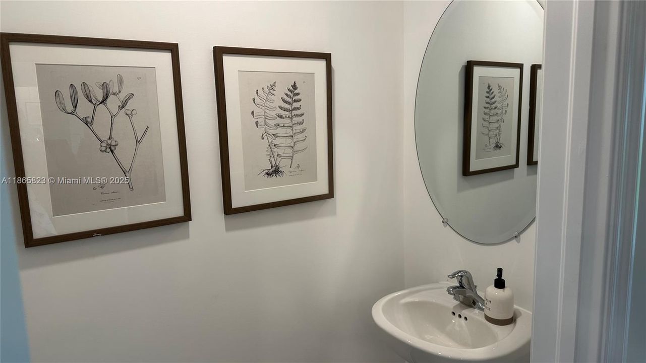 最近租的: $2,800 (3 贝兹, 2 浴室, 1600 平方英尺)