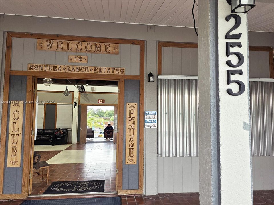 На продажу: $45,000 (1.09 acres)