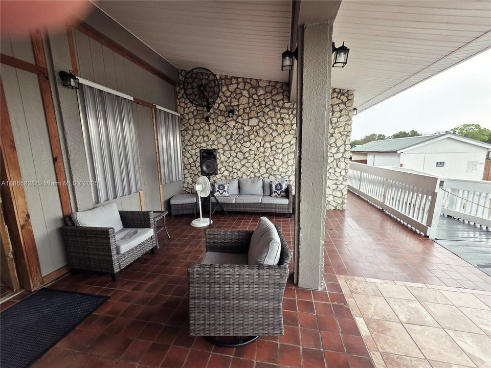 На продажу: $45,000 (1.09 acres)