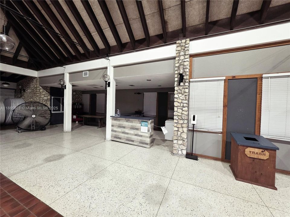 На продажу: $45,000 (1.09 acres)