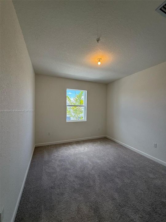 最近租的: $3,400 (3 贝兹, 2 浴室, 0 平方英尺)