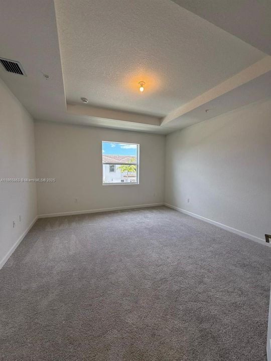 最近租的: $3,400 (3 贝兹, 2 浴室, 0 平方英尺)