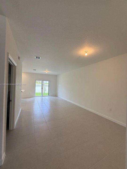 最近租的: $3,400 (3 贝兹, 2 浴室, 0 平方英尺)