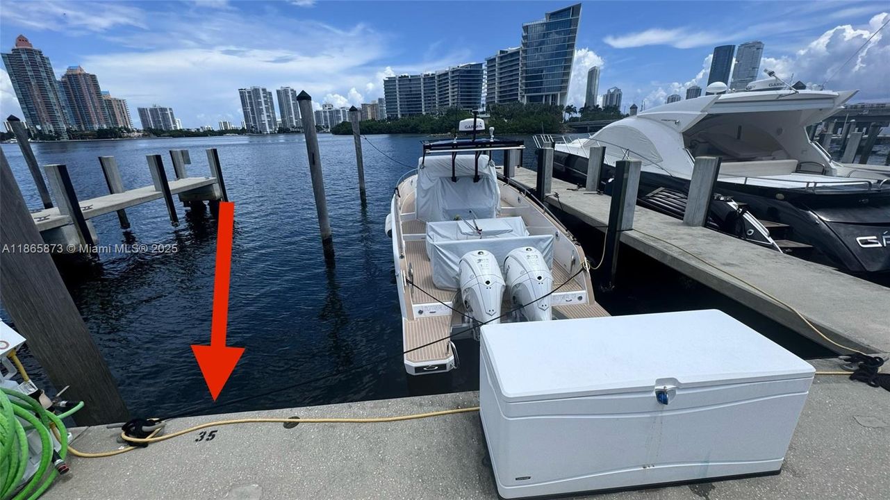 На продажу: $695,000 (65,000.00 acres)