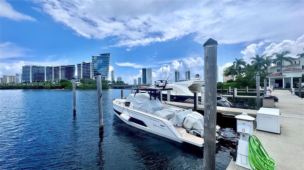 На продажу: $695,000 (65,000.00 acres)