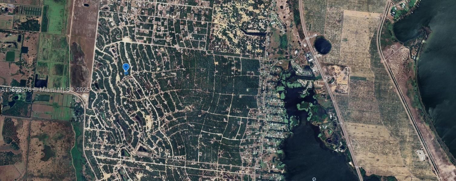 En Venta: $8,900 (0.23 acres)