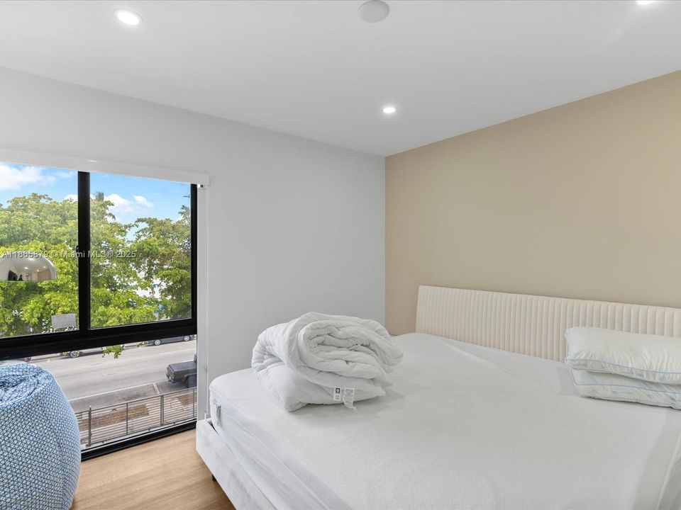 For Sale: $2,990,000 (0 beds, 0 baths, 5964 Square Feet)