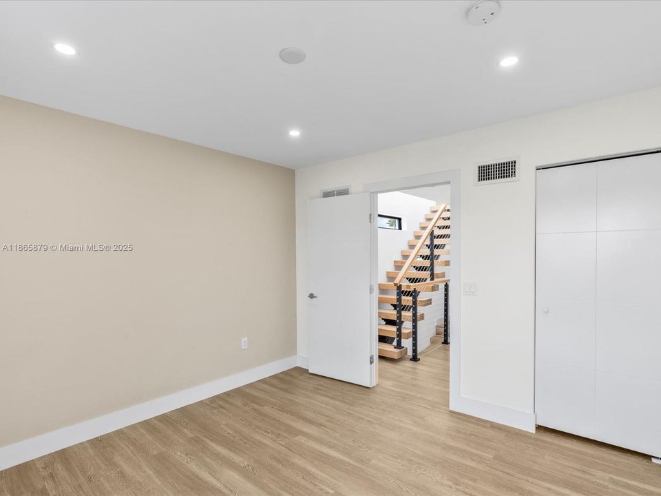 For Sale: $2,990,000 (0 beds, 0 baths, 5964 Square Feet)