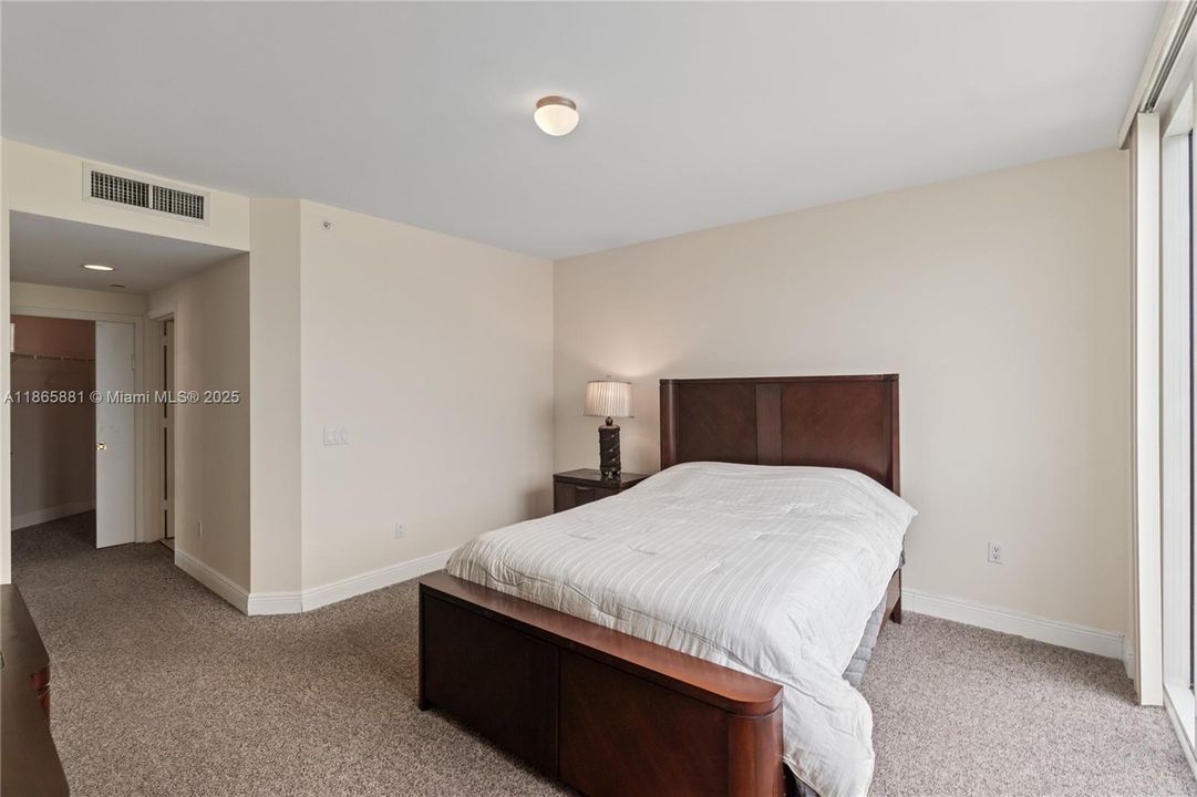 For Sale: $1,285,000 (2 beds, 2 baths, 1380 Square Feet)