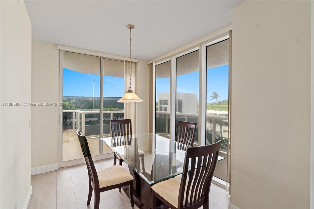 For Sale: $1,285,000 (2 beds, 2 baths, 1380 Square Feet)