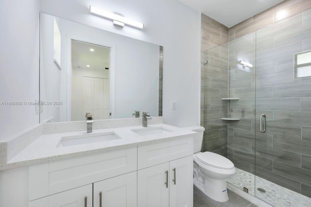 待售: $525,000 (4 贝兹, 4 浴室, 0 平方英尺)