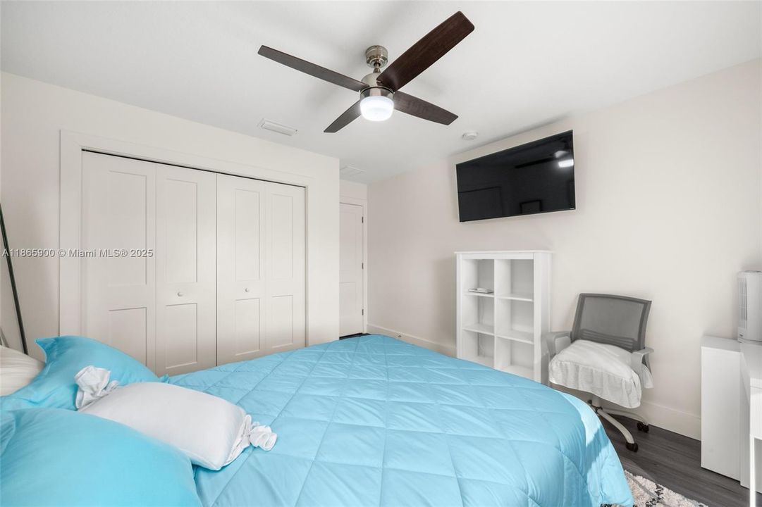 合同活跃: $342,900 (3 贝兹, 2 浴室, 1640 平方英尺)