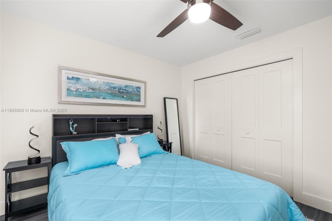 合同活跃: $342,900 (3 贝兹, 2 浴室, 1640 平方英尺)