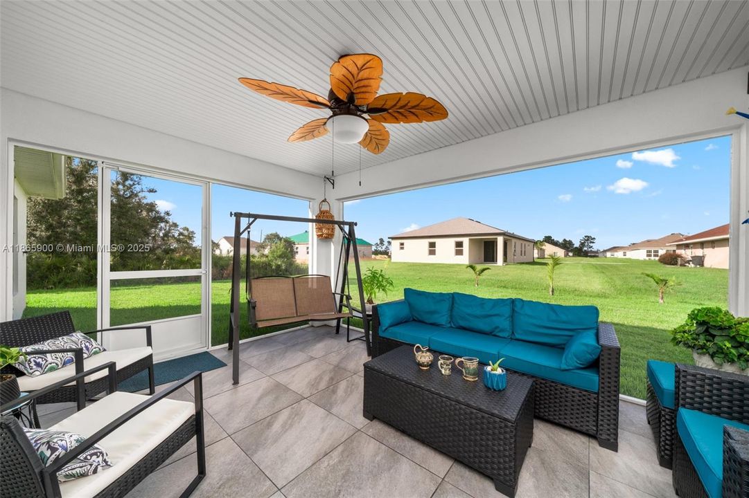 合同活跃: $342,900 (3 贝兹, 2 浴室, 1640 平方英尺)