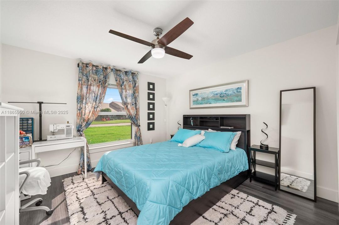 合同活跃: $342,900 (3 贝兹, 2 浴室, 1640 平方英尺)