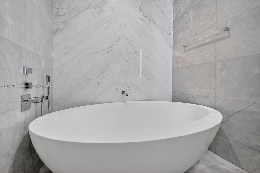 На продажу: $6,500,000 (4 спален, 5 ванн, 3252 Квадратных фут)