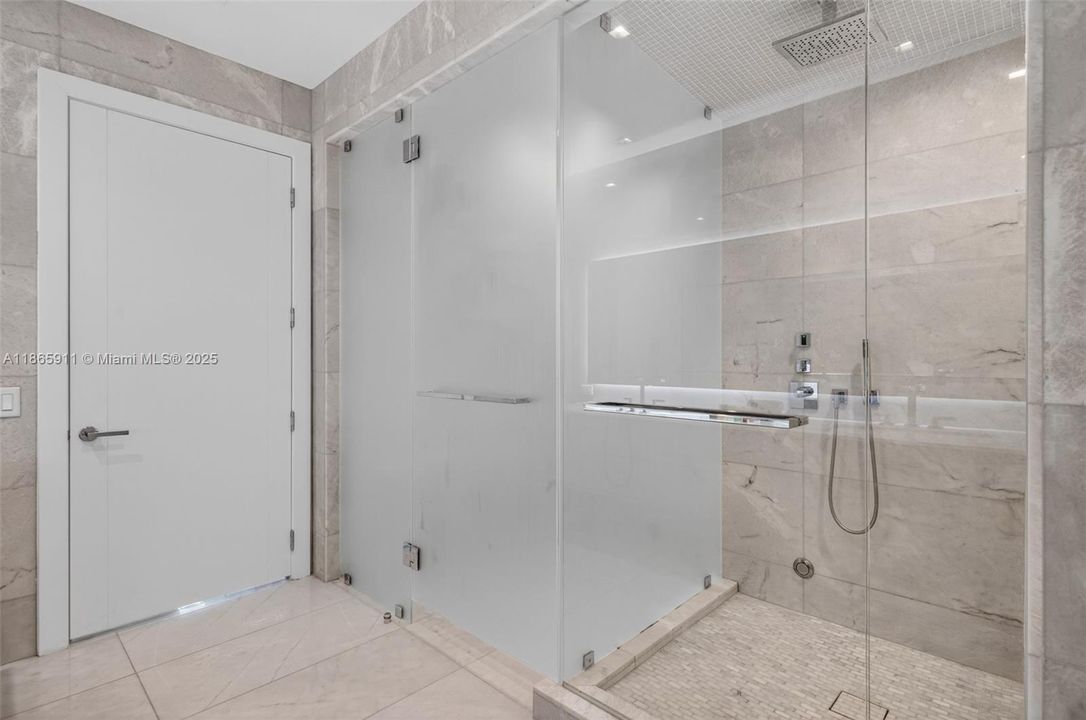 На продажу: $6,500,000 (4 спален, 5 ванн, 3252 Квадратных фут)