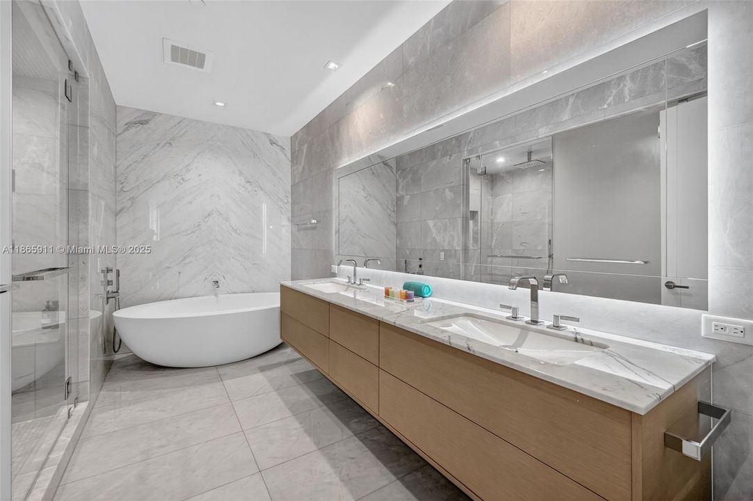 На продажу: $6,500,000 (4 спален, 5 ванн, 3252 Квадратных фут)