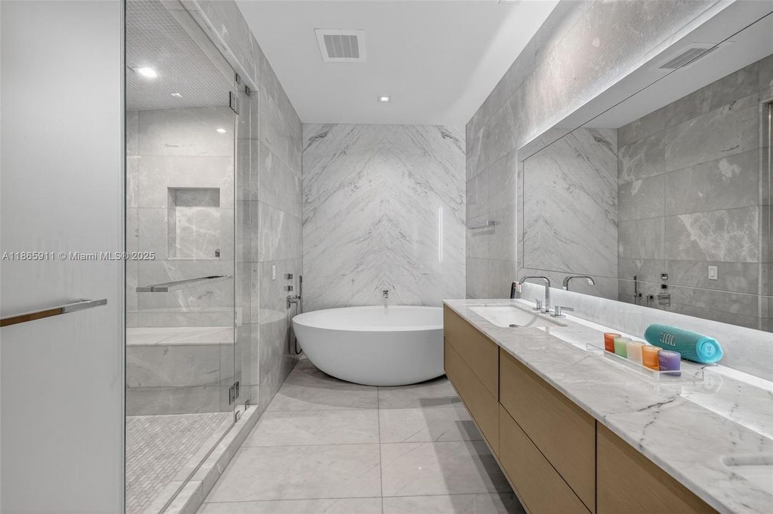 На продажу: $6,500,000 (4 спален, 5 ванн, 3252 Квадратных фут)