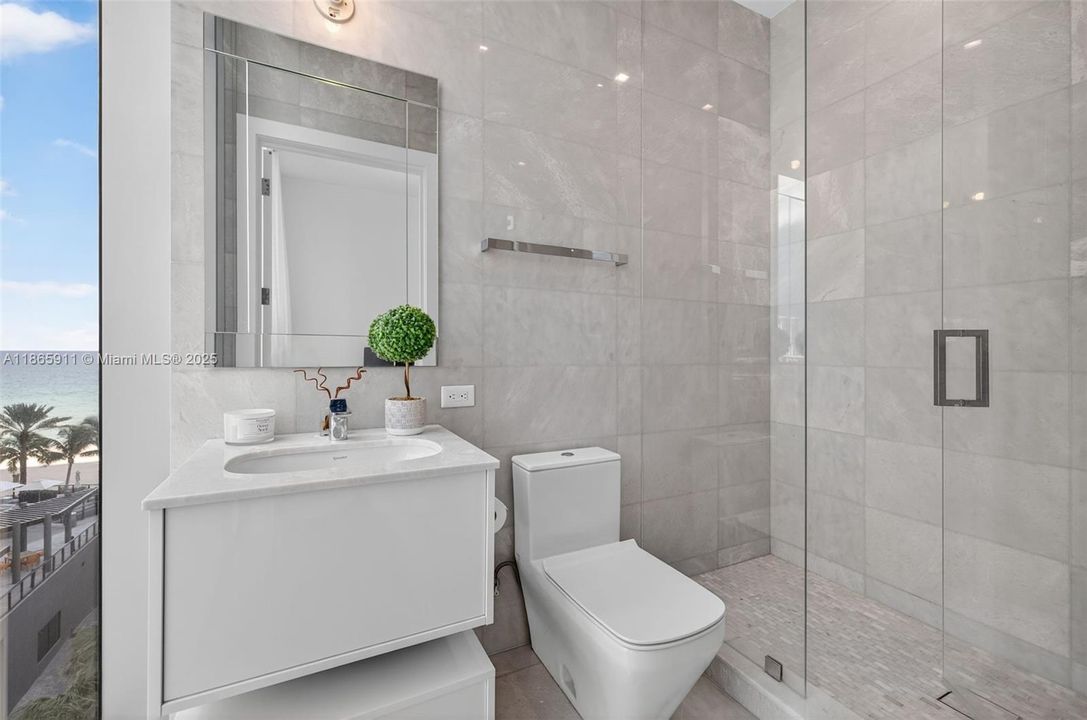 На продажу: $6,500,000 (4 спален, 5 ванн, 3252 Квадратных фут)