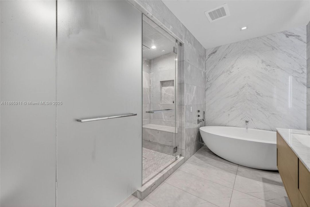 На продажу: $6,500,000 (4 спален, 5 ванн, 3252 Квадратных фут)