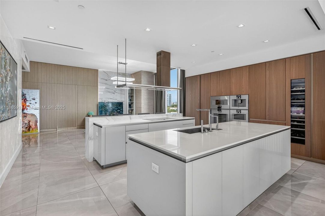 На продажу: $6,500,000 (4 спален, 5 ванн, 3252 Квадратных фут)