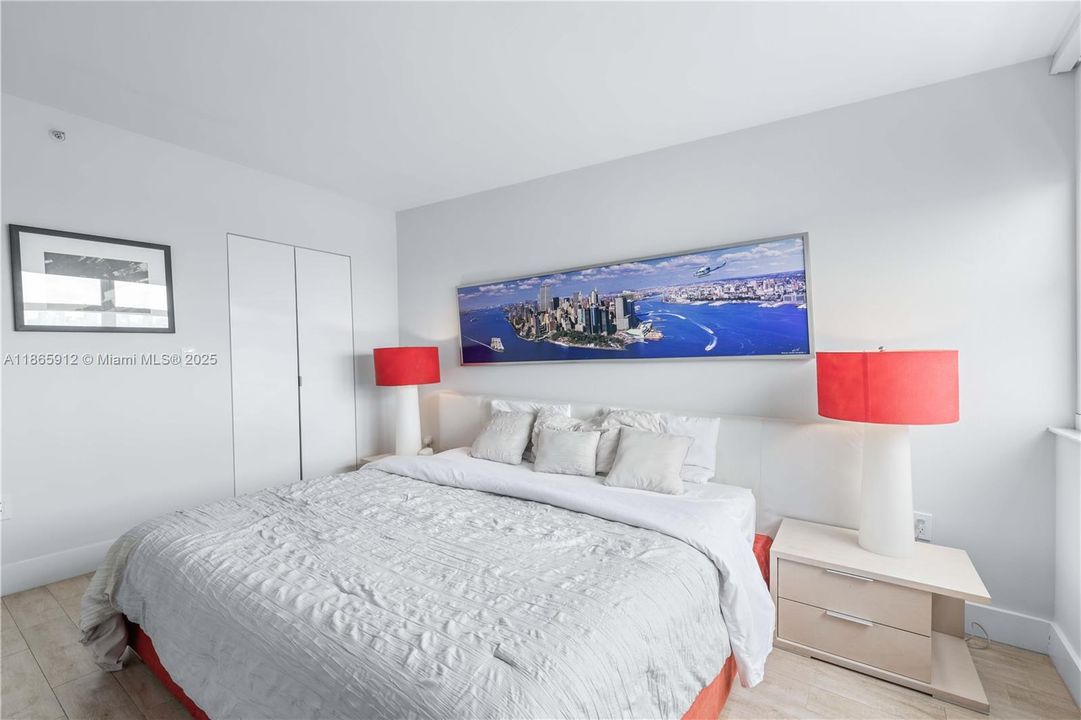 Active With Contract: $770,000 (1 beds, 1 baths, 746 Square Feet)