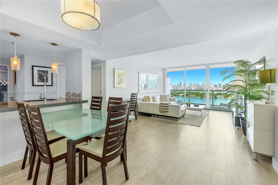 Active With Contract: $770,000 (1 beds, 1 baths, 746 Square Feet)