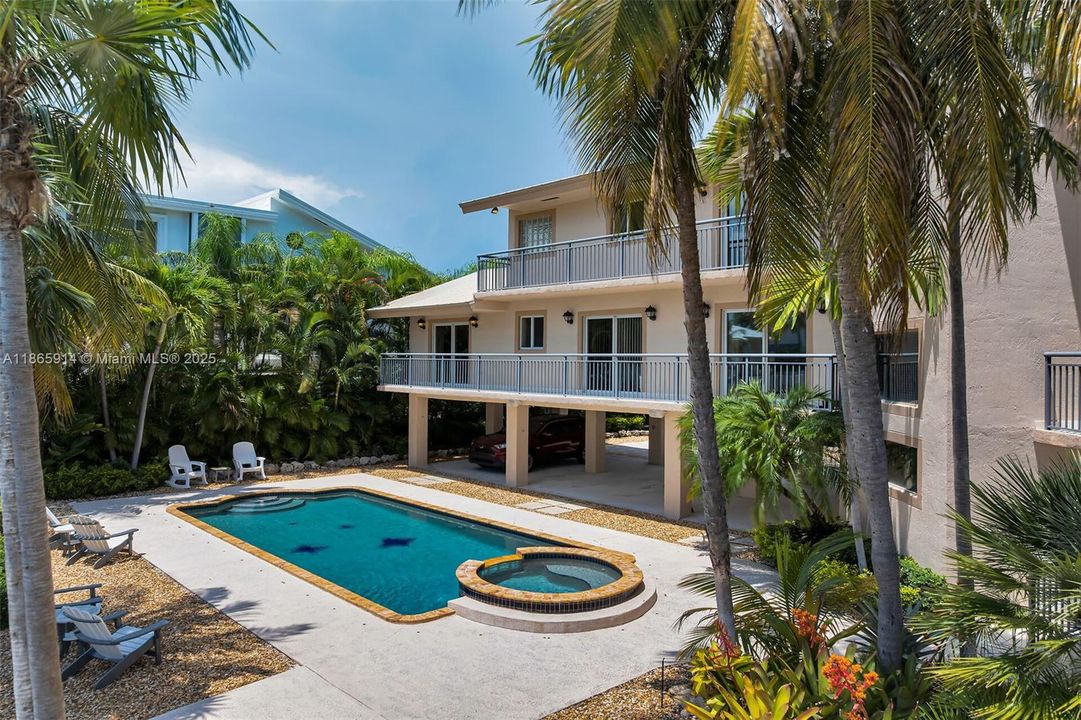 Recently Sold: $3,790,000 (4 beds, 3 baths, 4204 Square Feet)