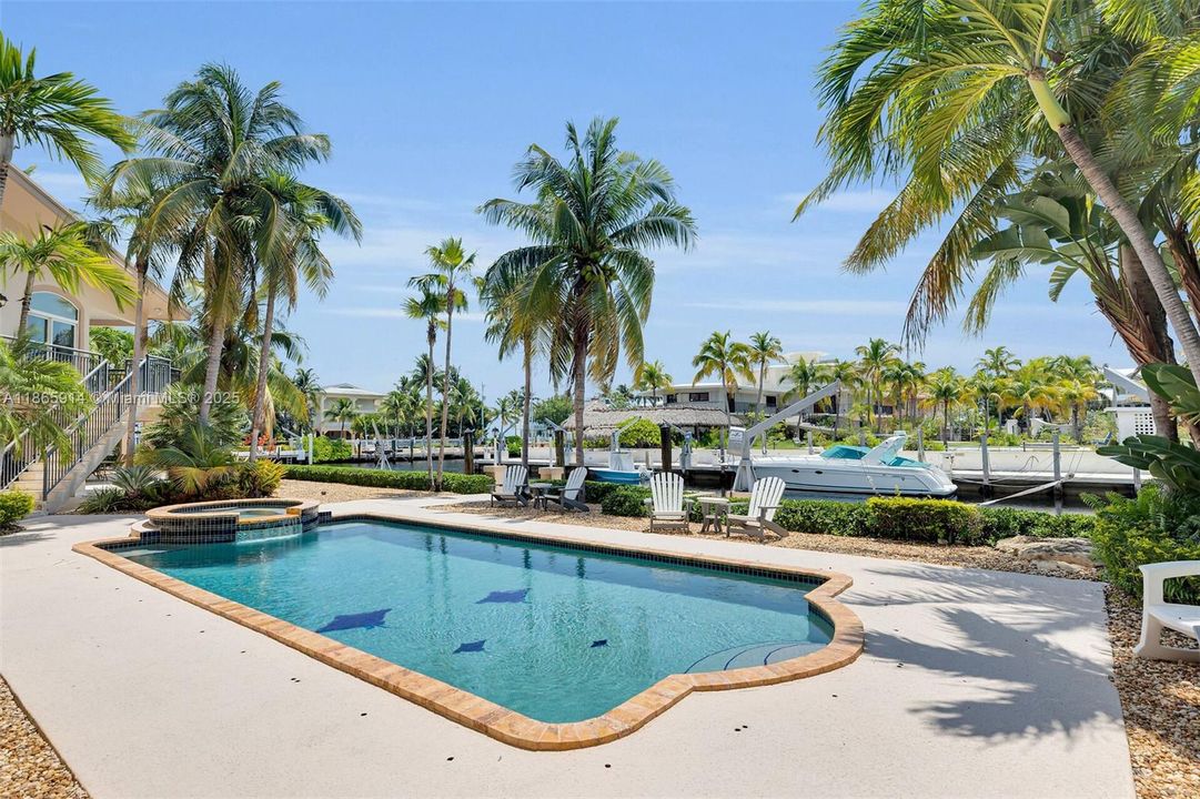 Recently Sold: $3,790,000 (4 beds, 3 baths, 4204 Square Feet)