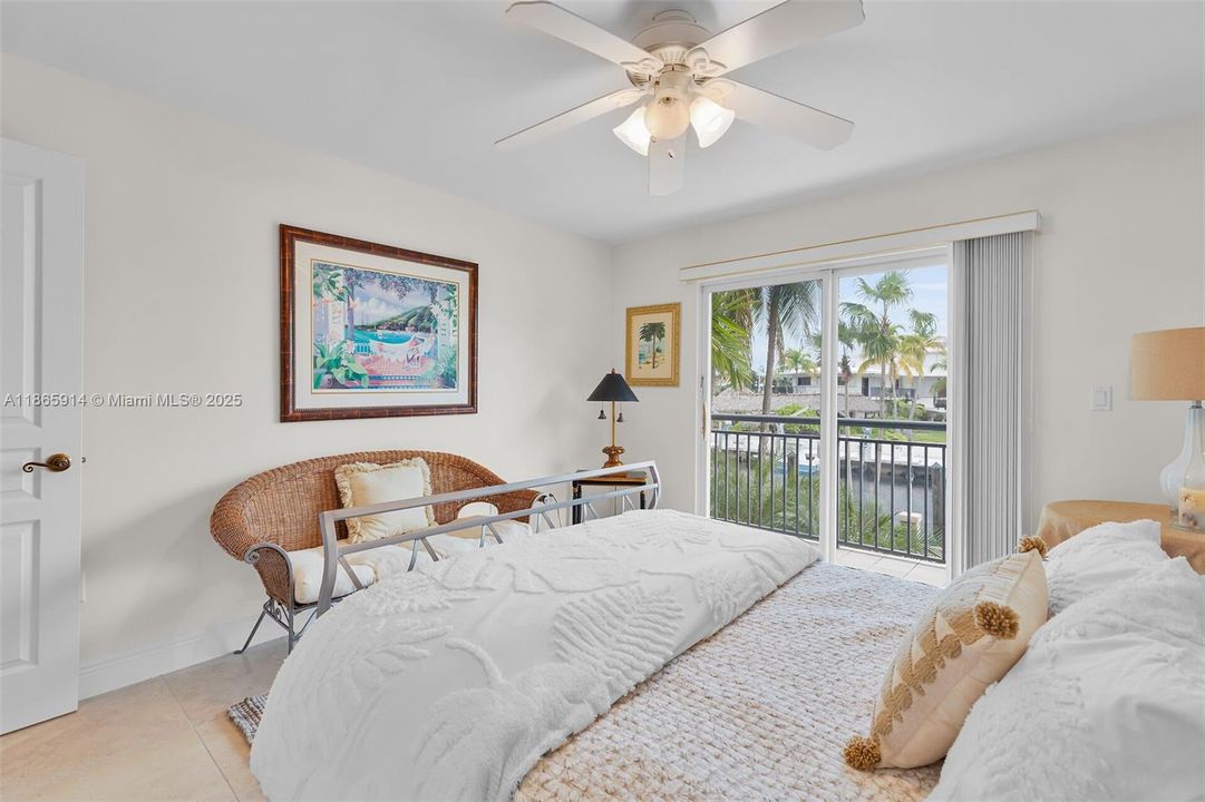 Recently Sold: $3,790,000 (4 beds, 3 baths, 4204 Square Feet)