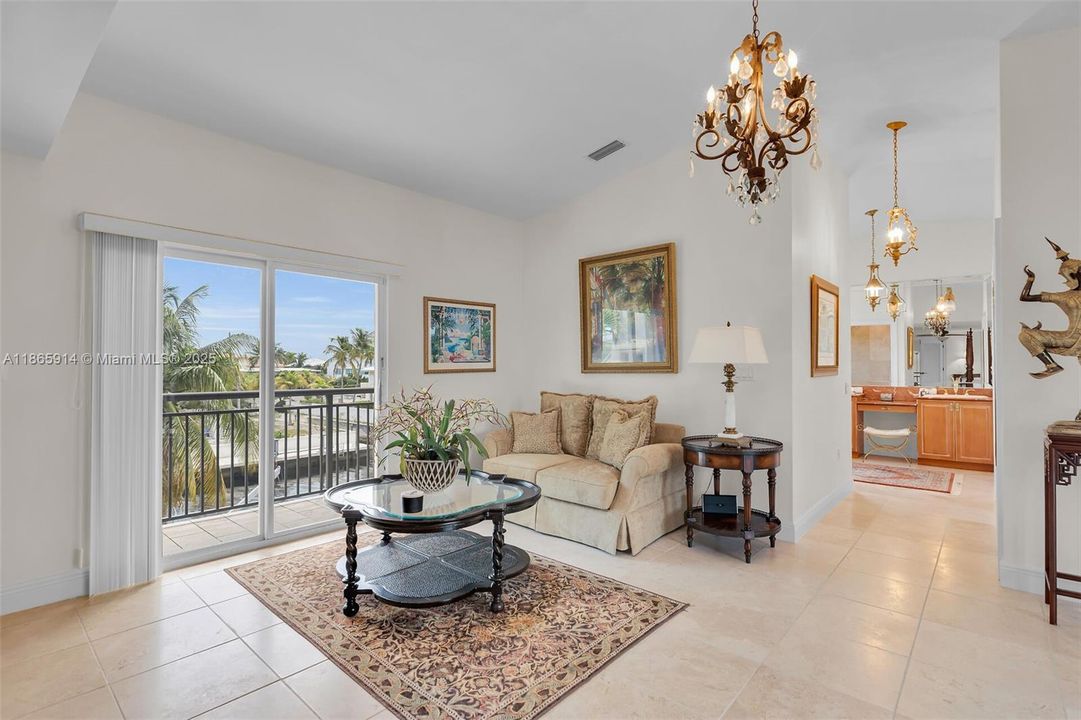 Recently Sold: $3,790,000 (4 beds, 3 baths, 4204 Square Feet)