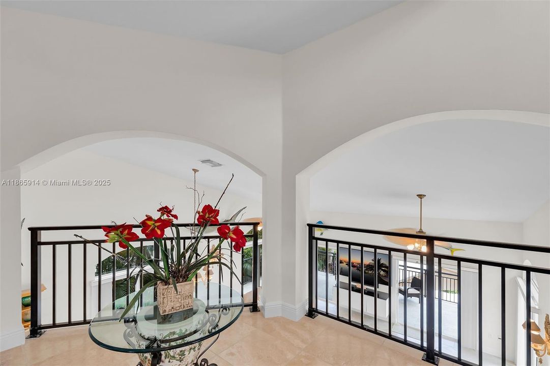 Recently Sold: $3,790,000 (4 beds, 3 baths, 4204 Square Feet)